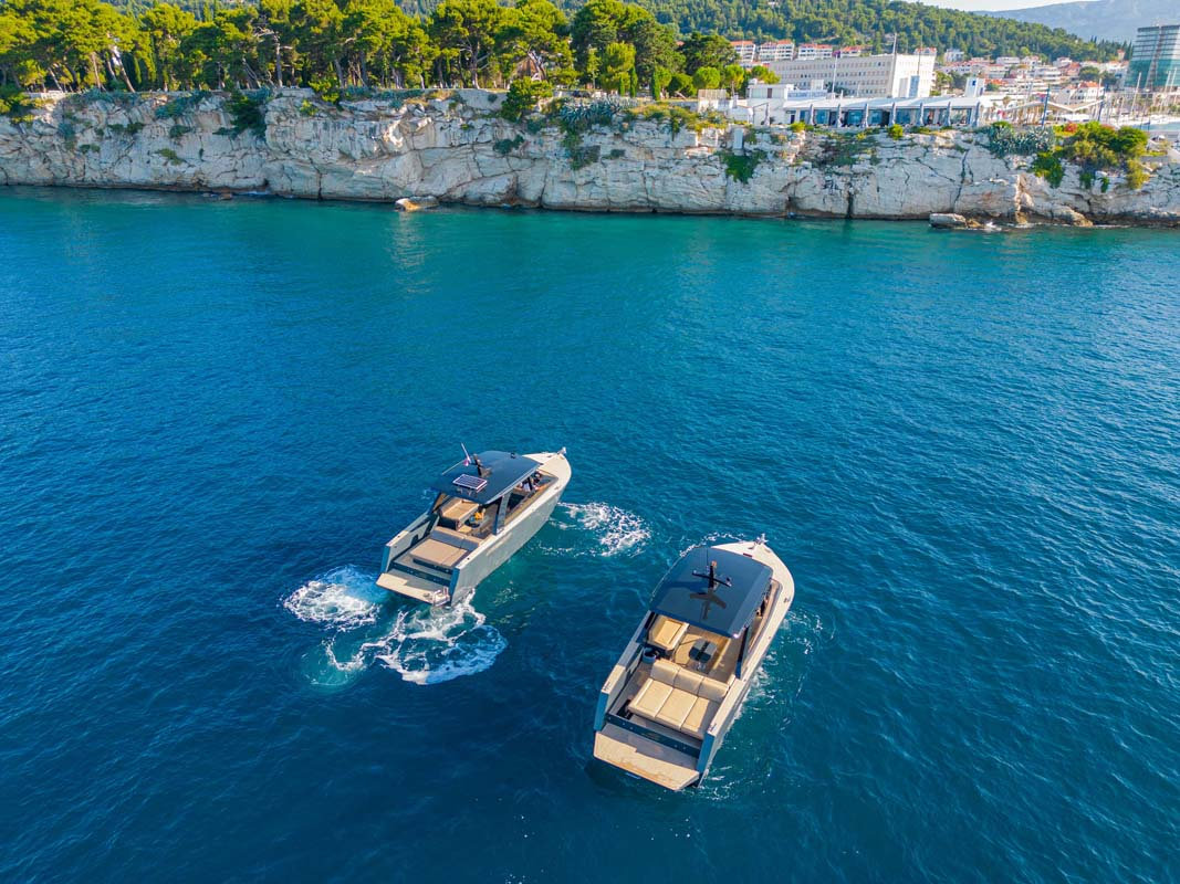 Yacht image 9