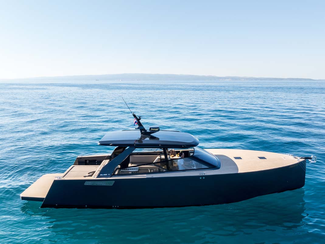 Yacht image 14