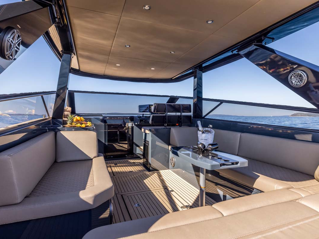 Yacht image 7