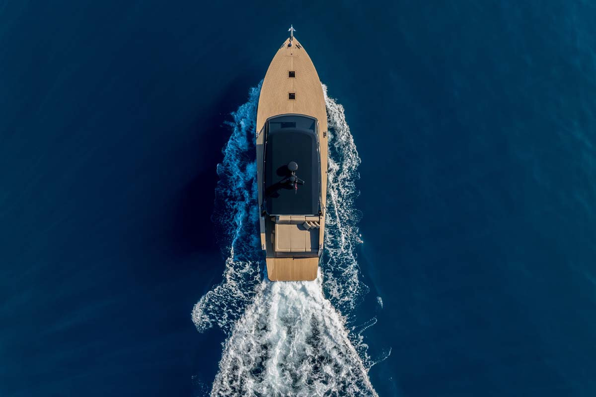 Yacht image 4