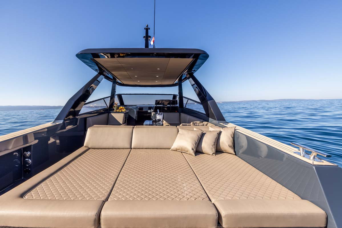 Yacht image 8