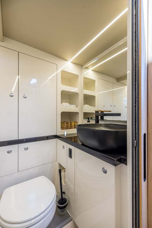 Yacht image 10