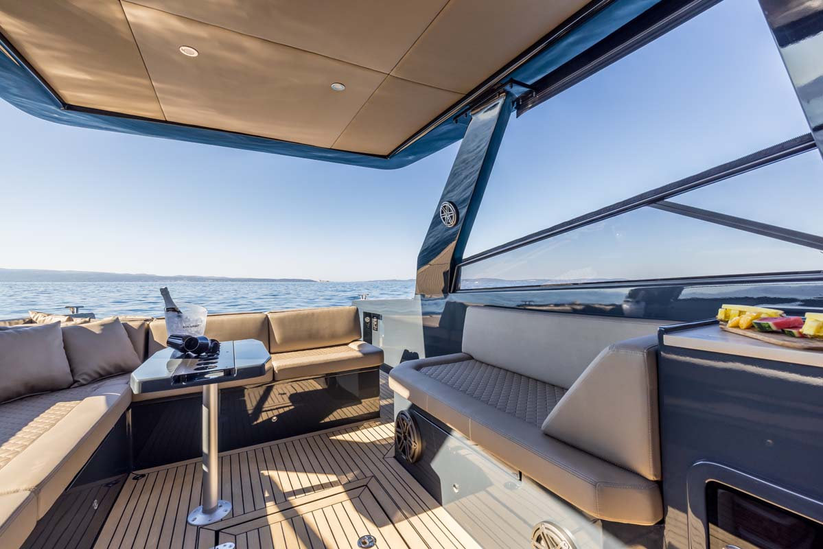 Yacht image 6