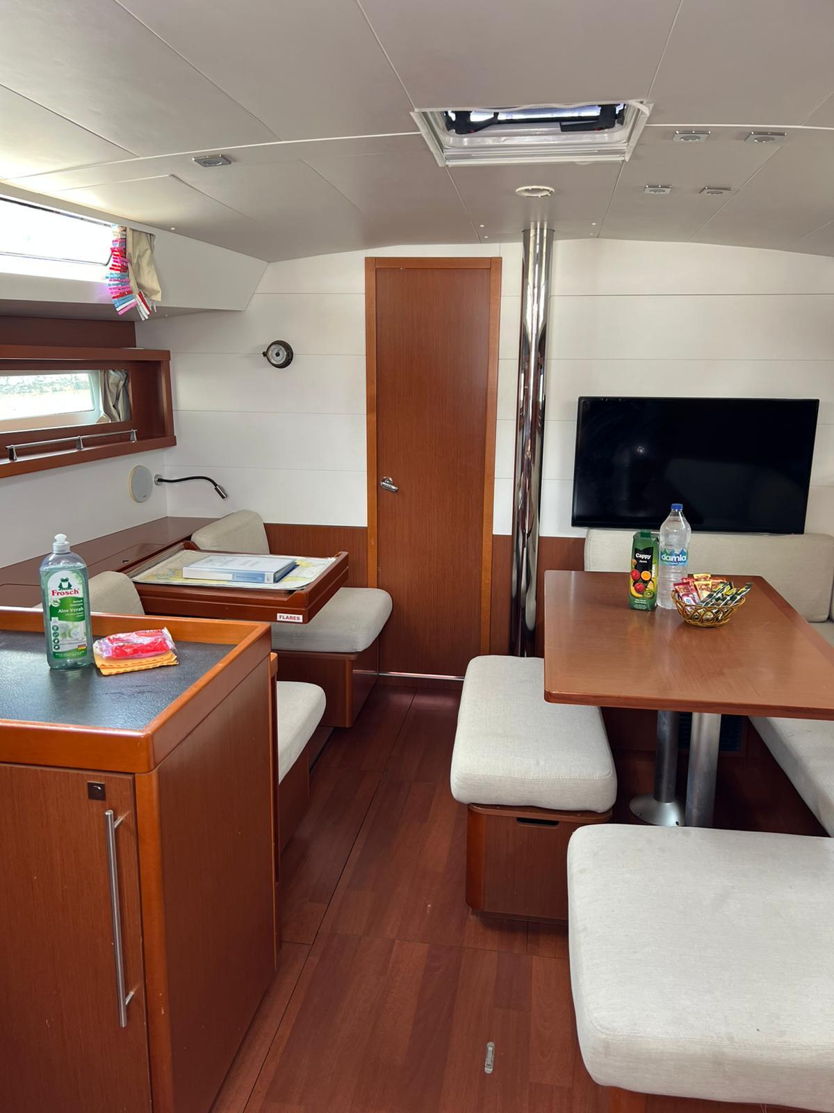 Yacht image 6