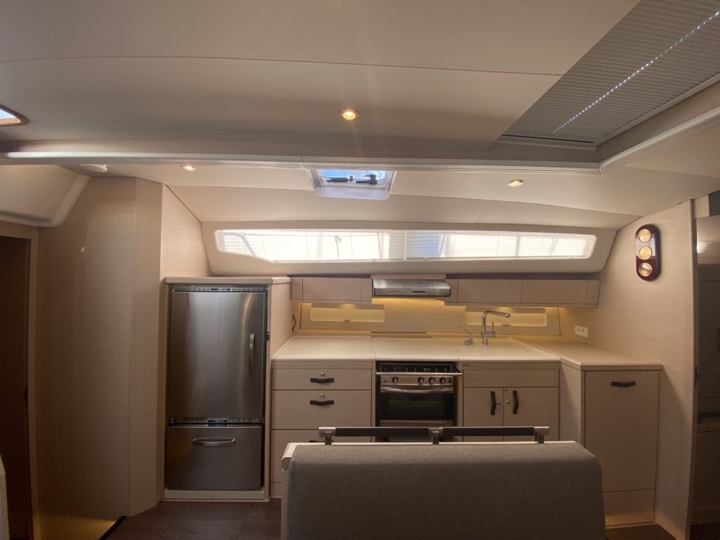 Yacht image 13