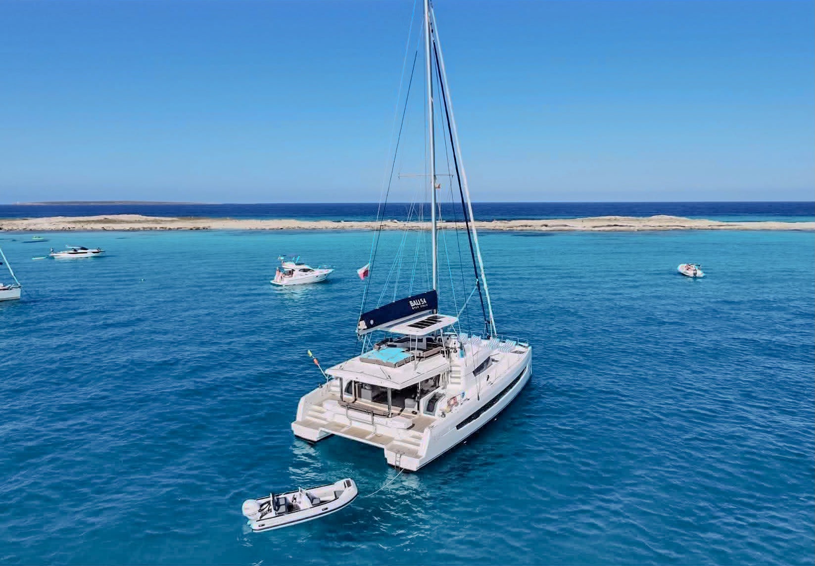 Yacht image 4
