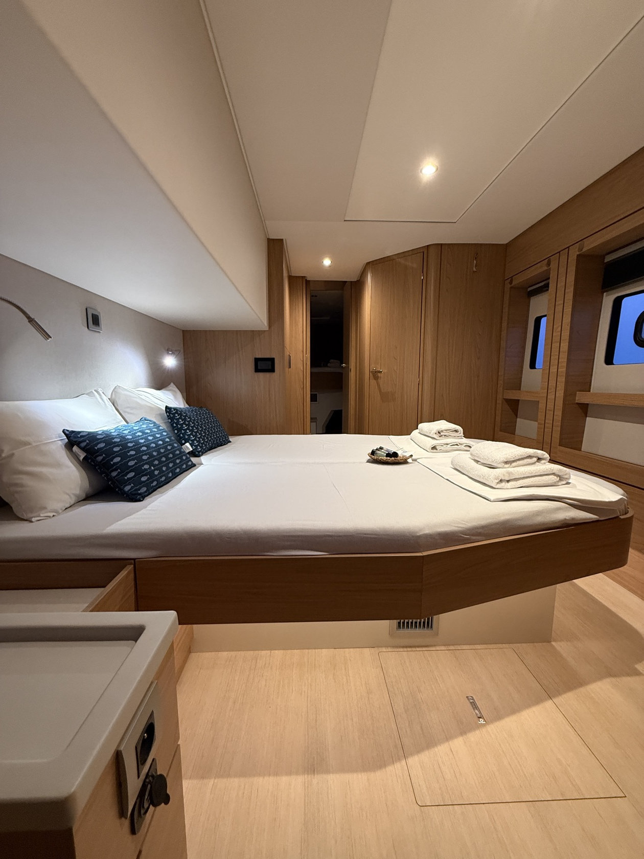 Yacht image 15