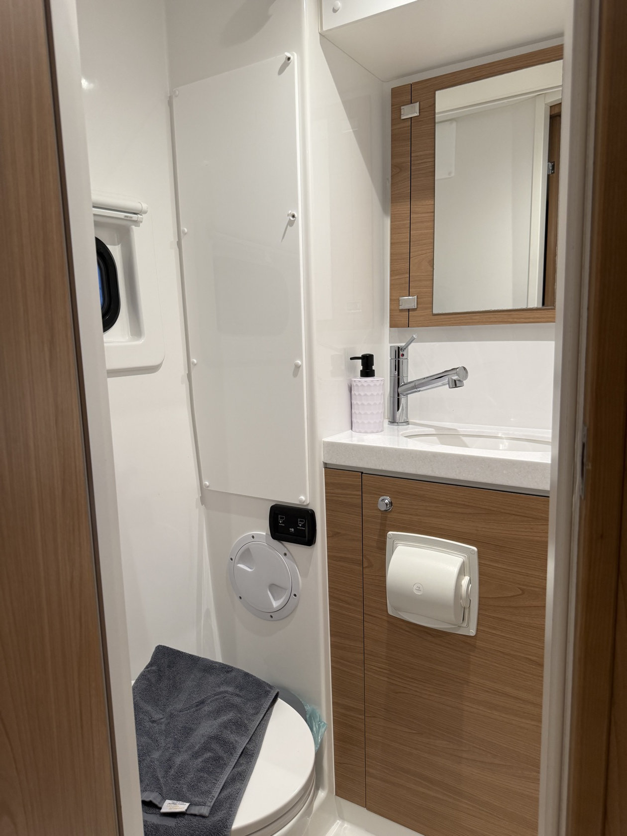 Yacht image 6