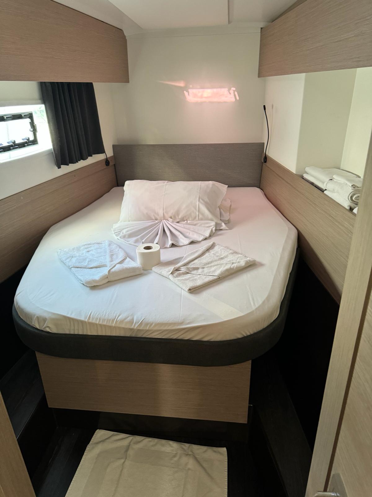 Yacht image 6
