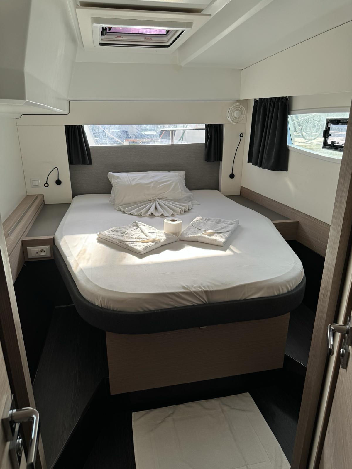 Yacht image 4