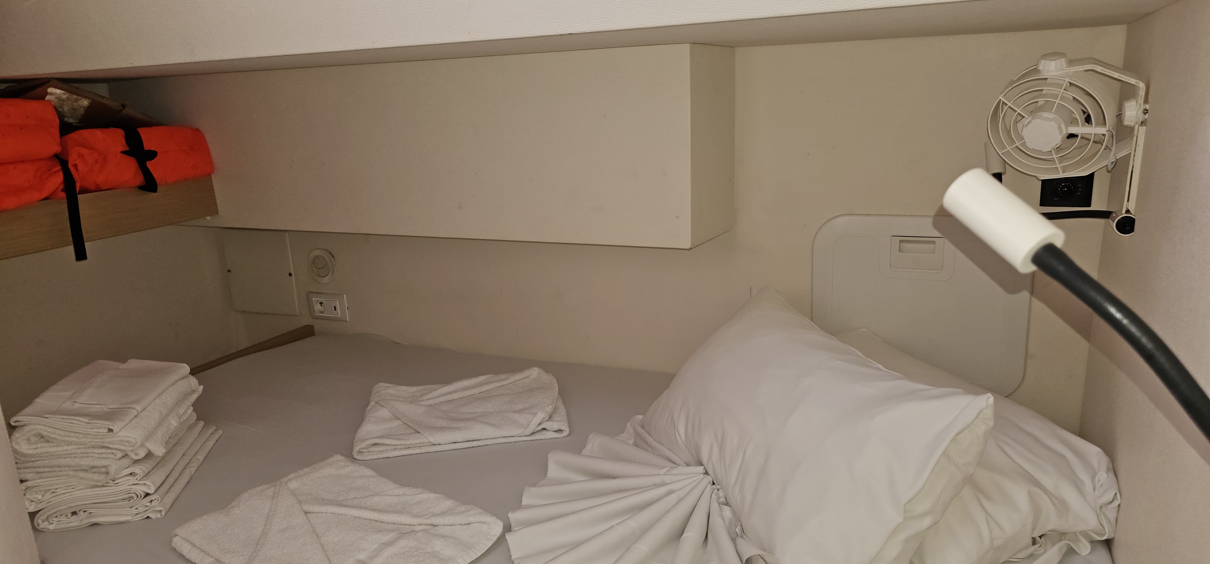Yacht image 12