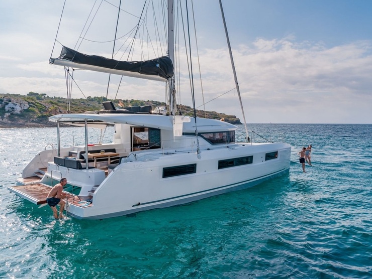 Yacht image 8
