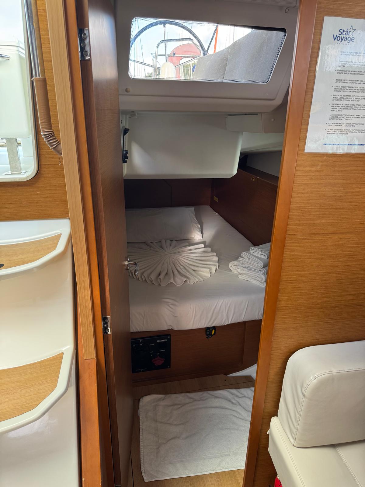 Yacht image 10