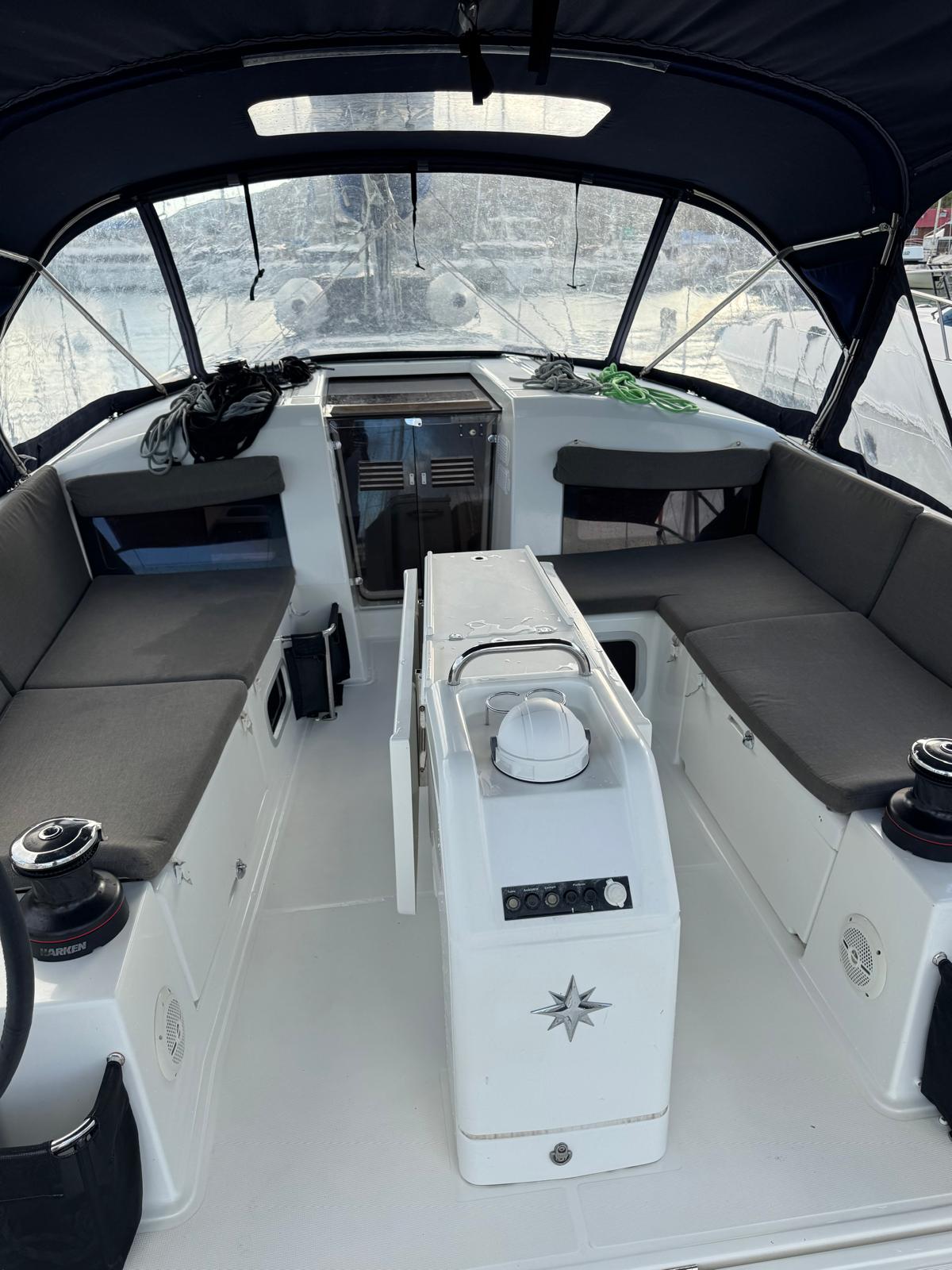 Yacht image 8