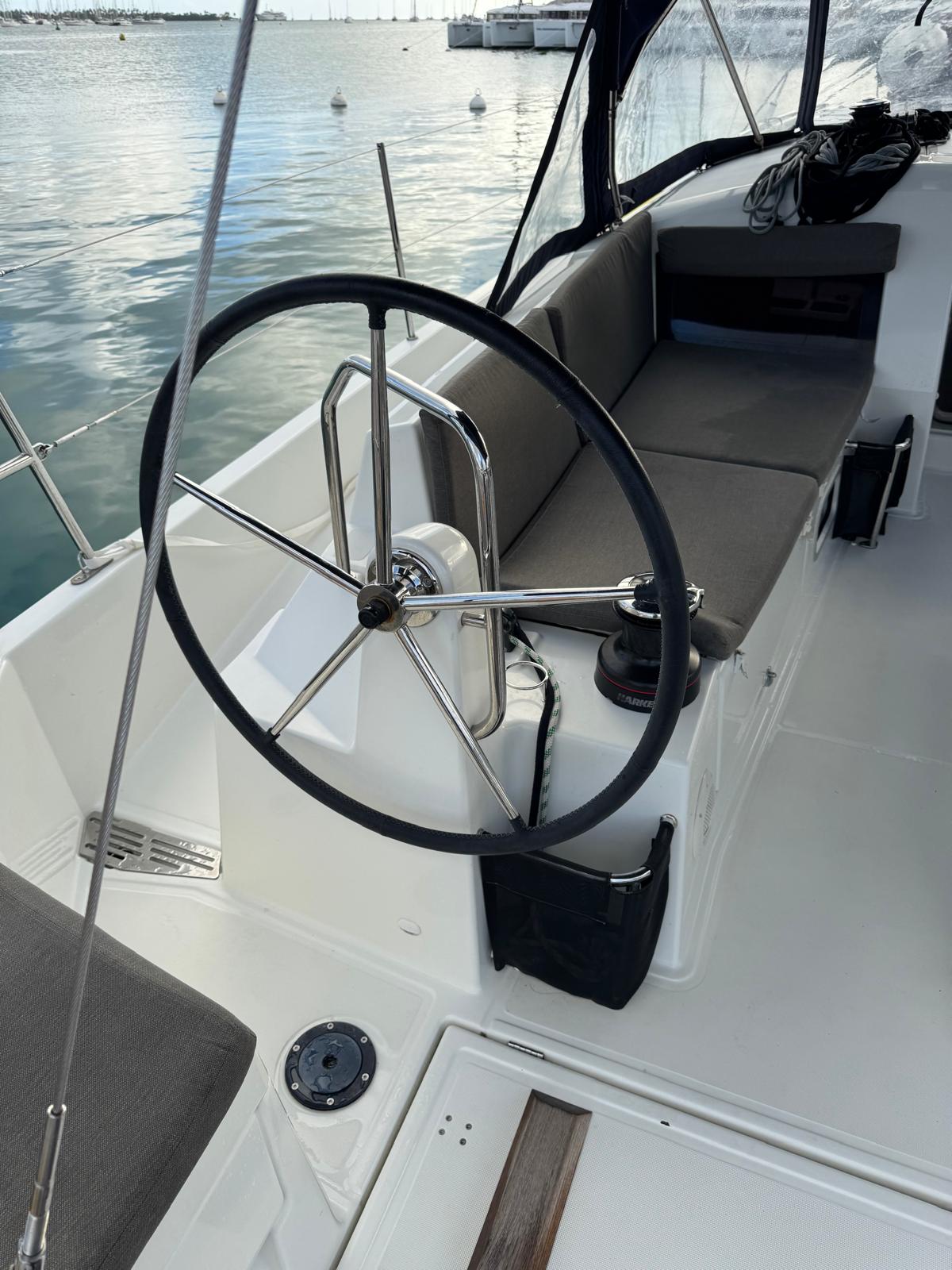 Yacht image 11