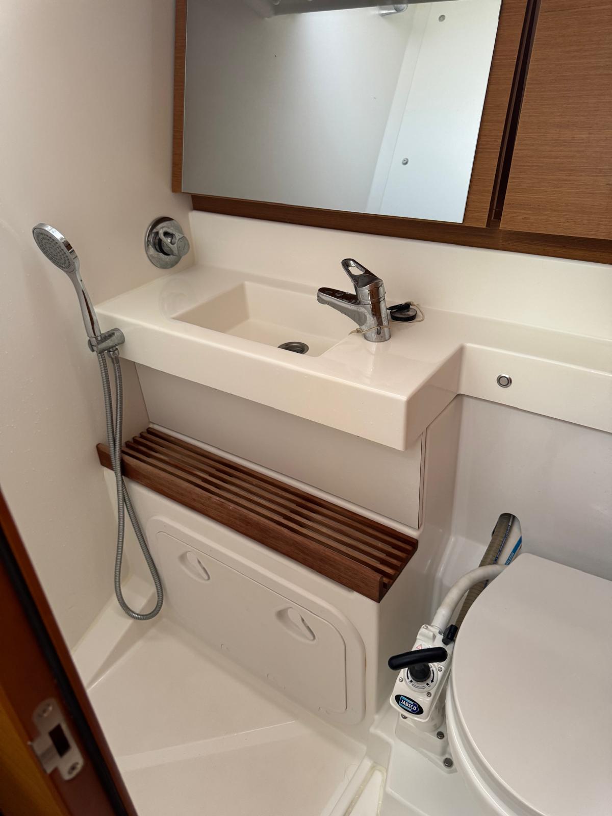 Yacht image 9