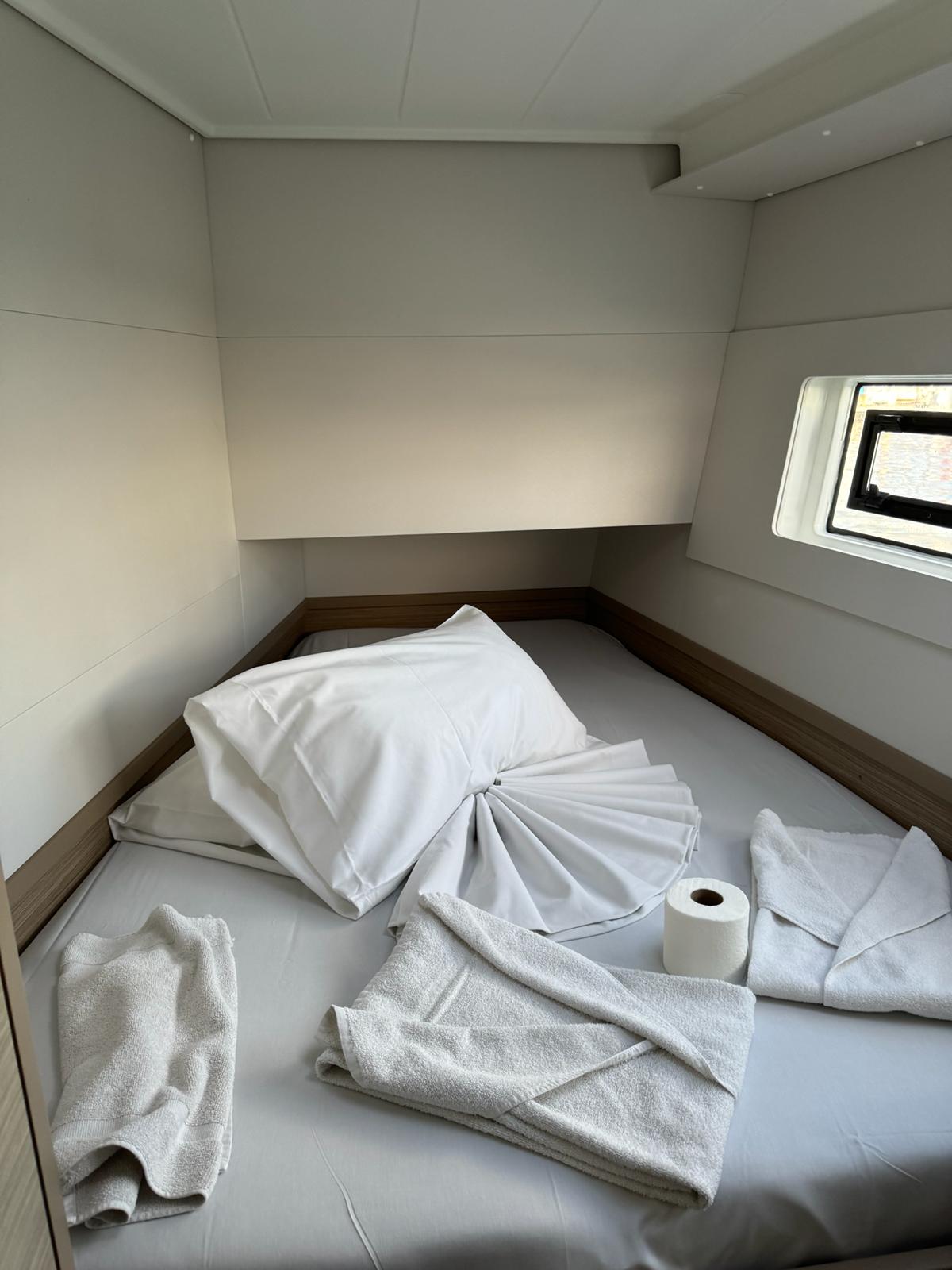 Yacht image 14