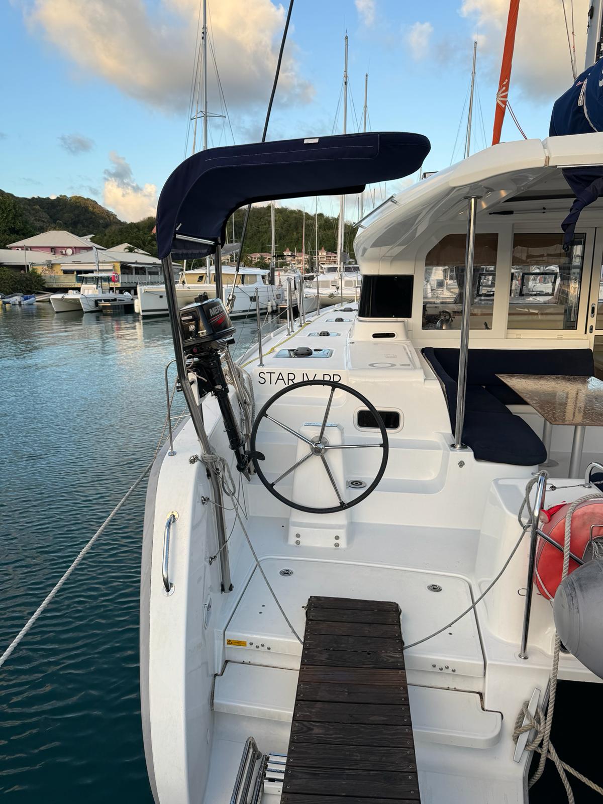 Yacht image 11