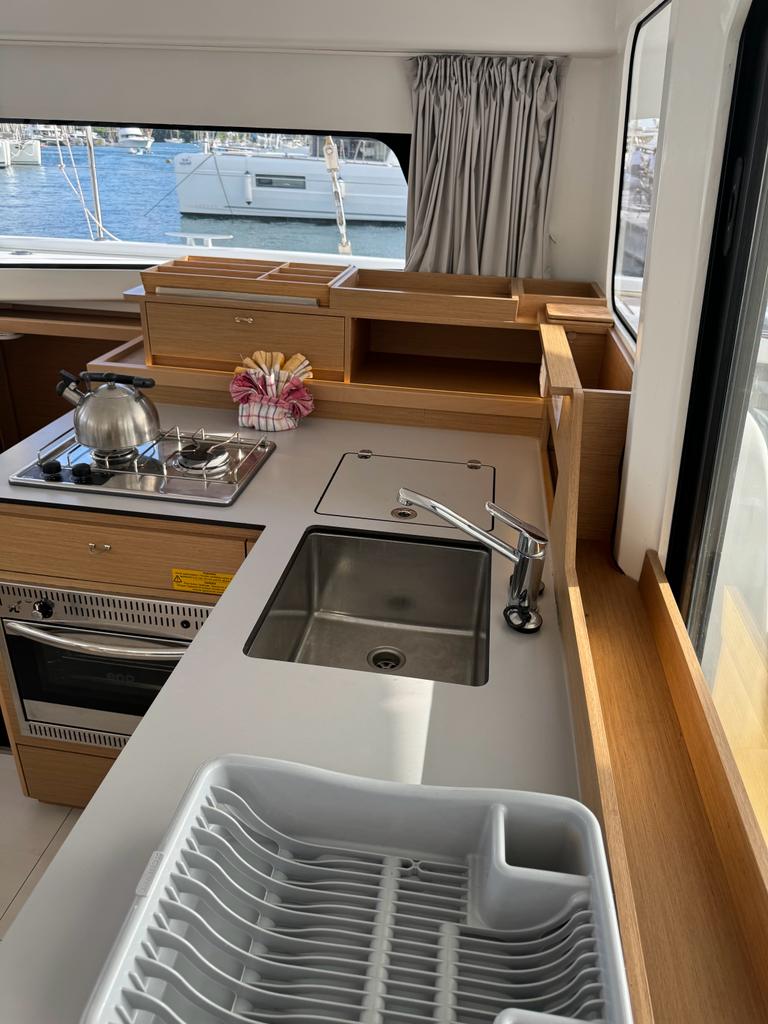 Yacht image 11
