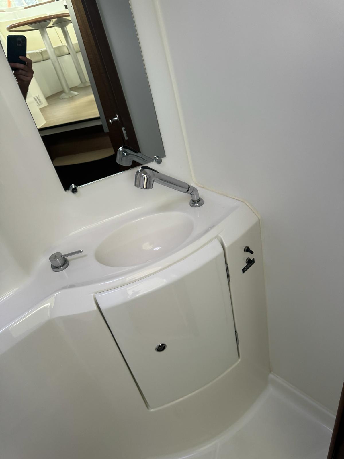 Yacht image 11