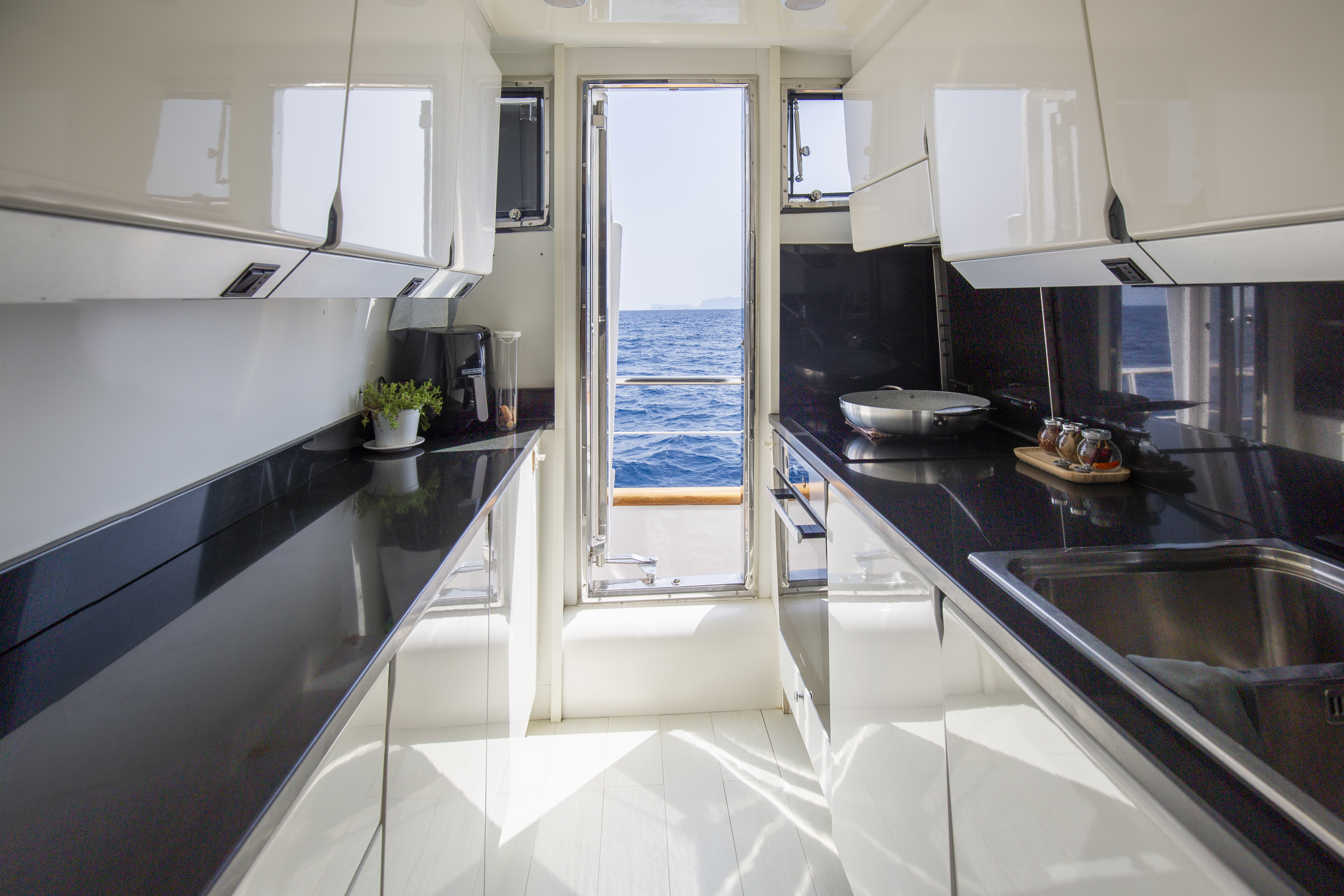 Yacht image 11