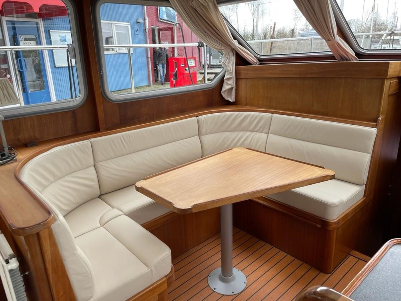 Yacht image 11
