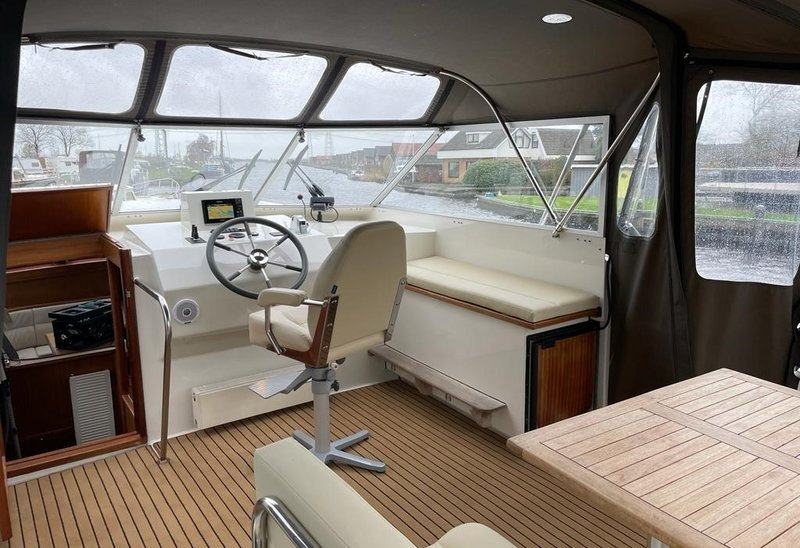Yacht image 12