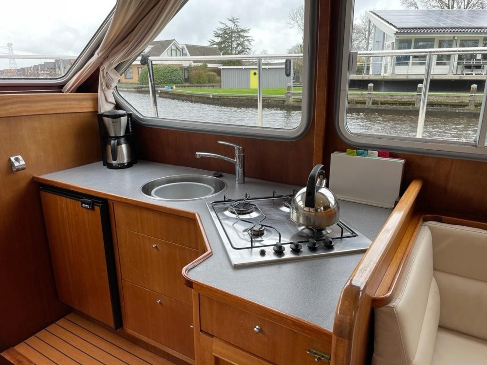 Yacht image 16