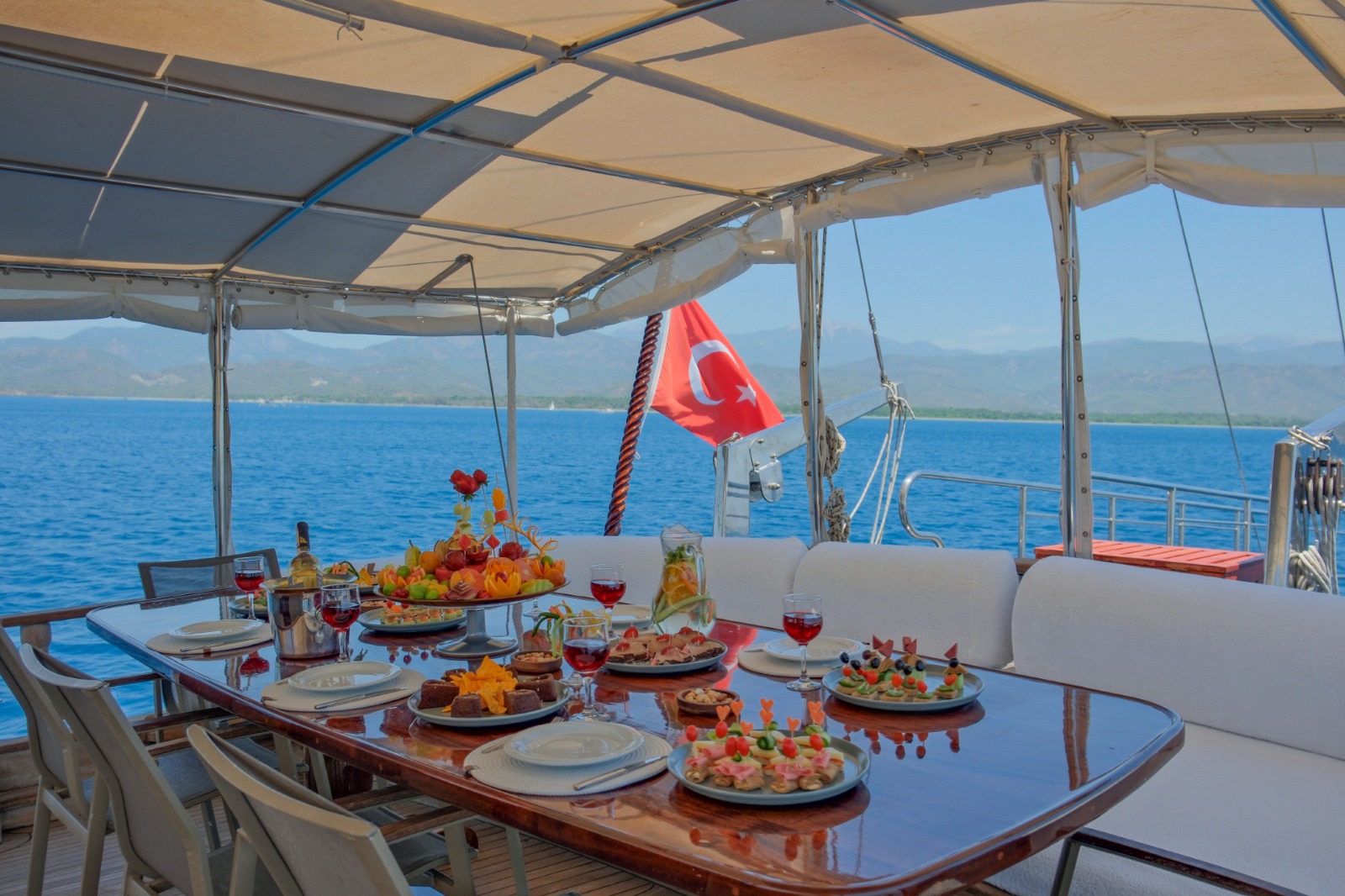 Yacht image 6