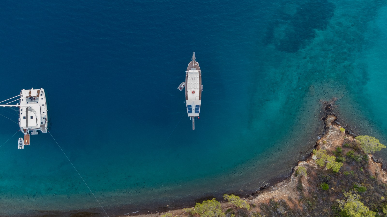 Yacht image 4
