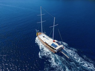 Yacht image 25