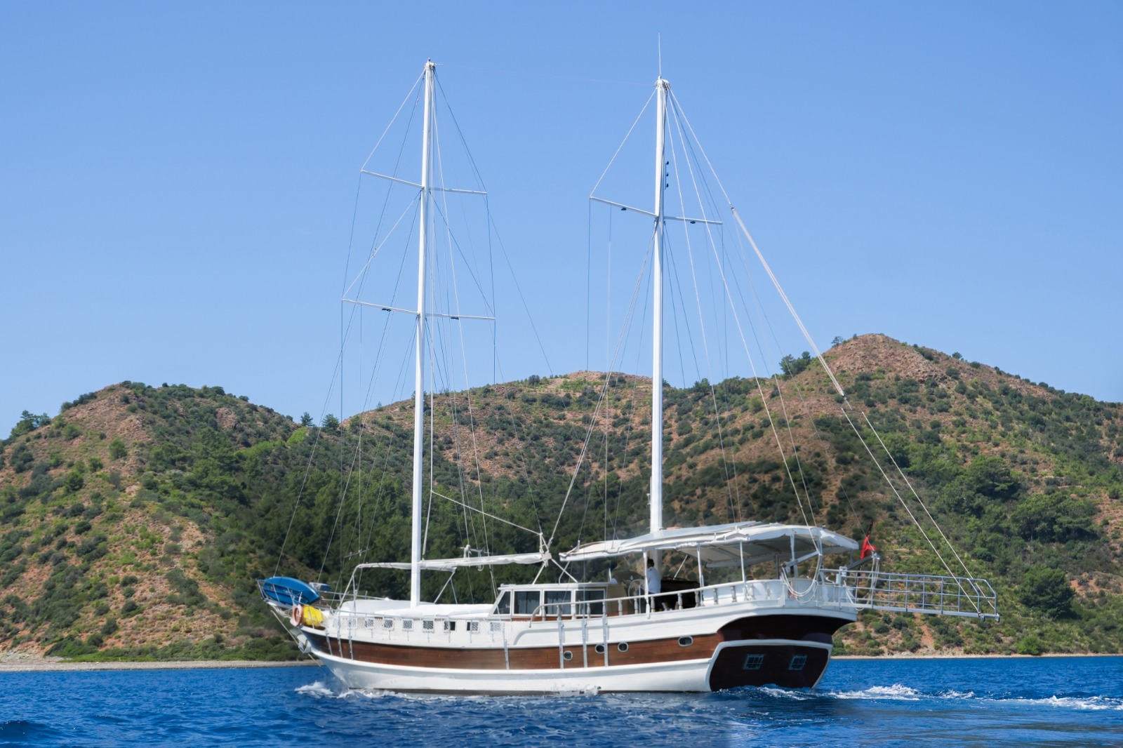 Yacht image 21