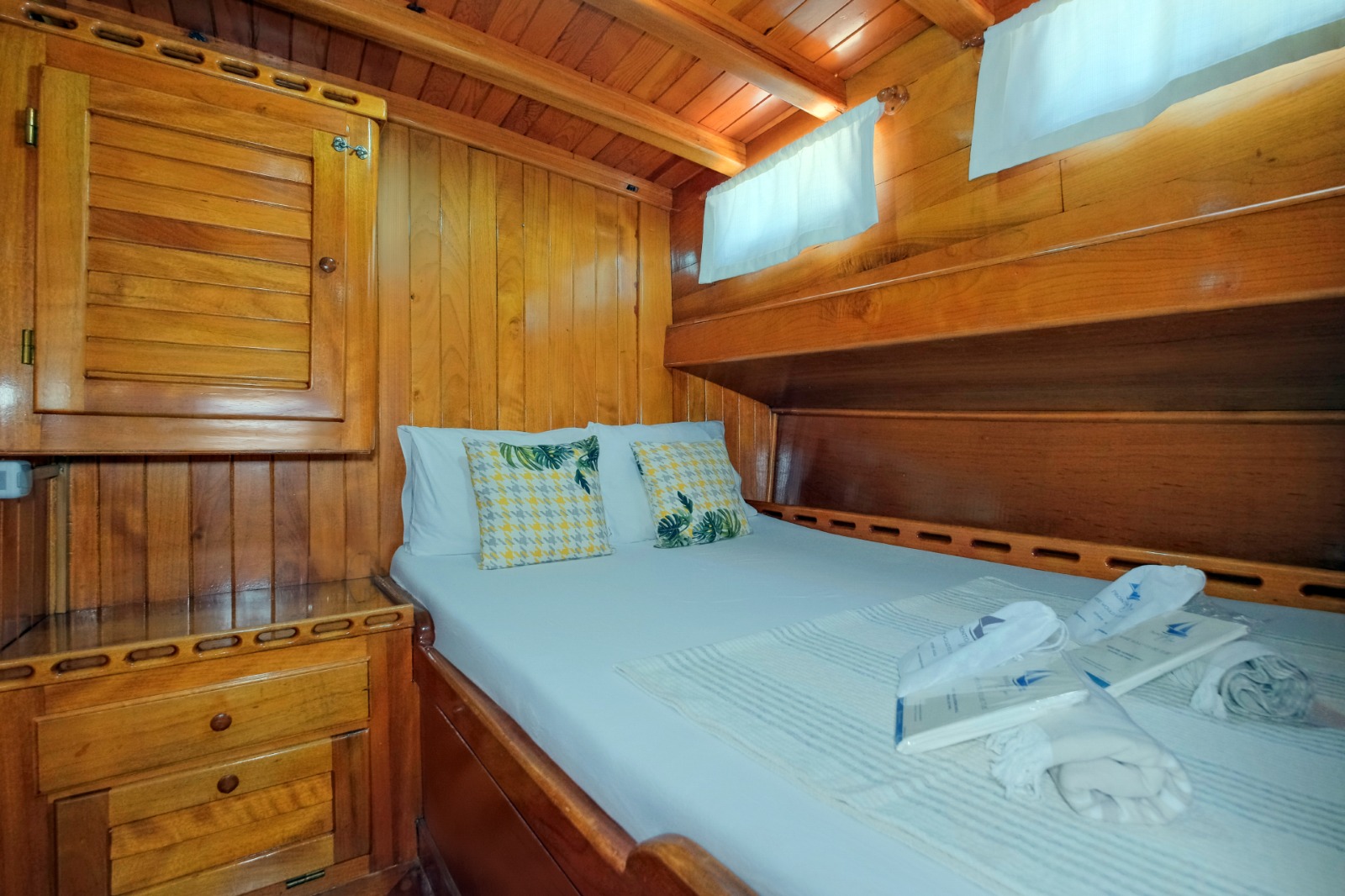 Yacht image 24