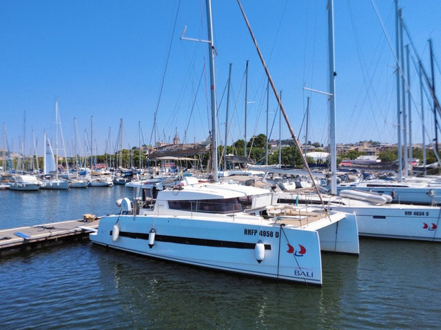 Yacht image 11