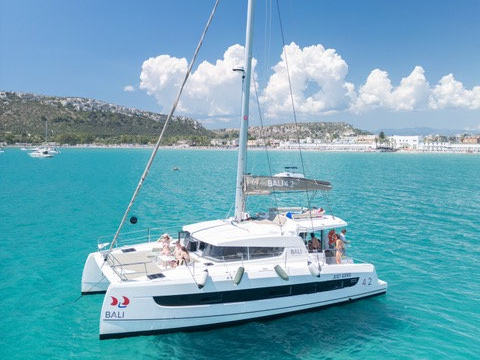 Yacht image 6