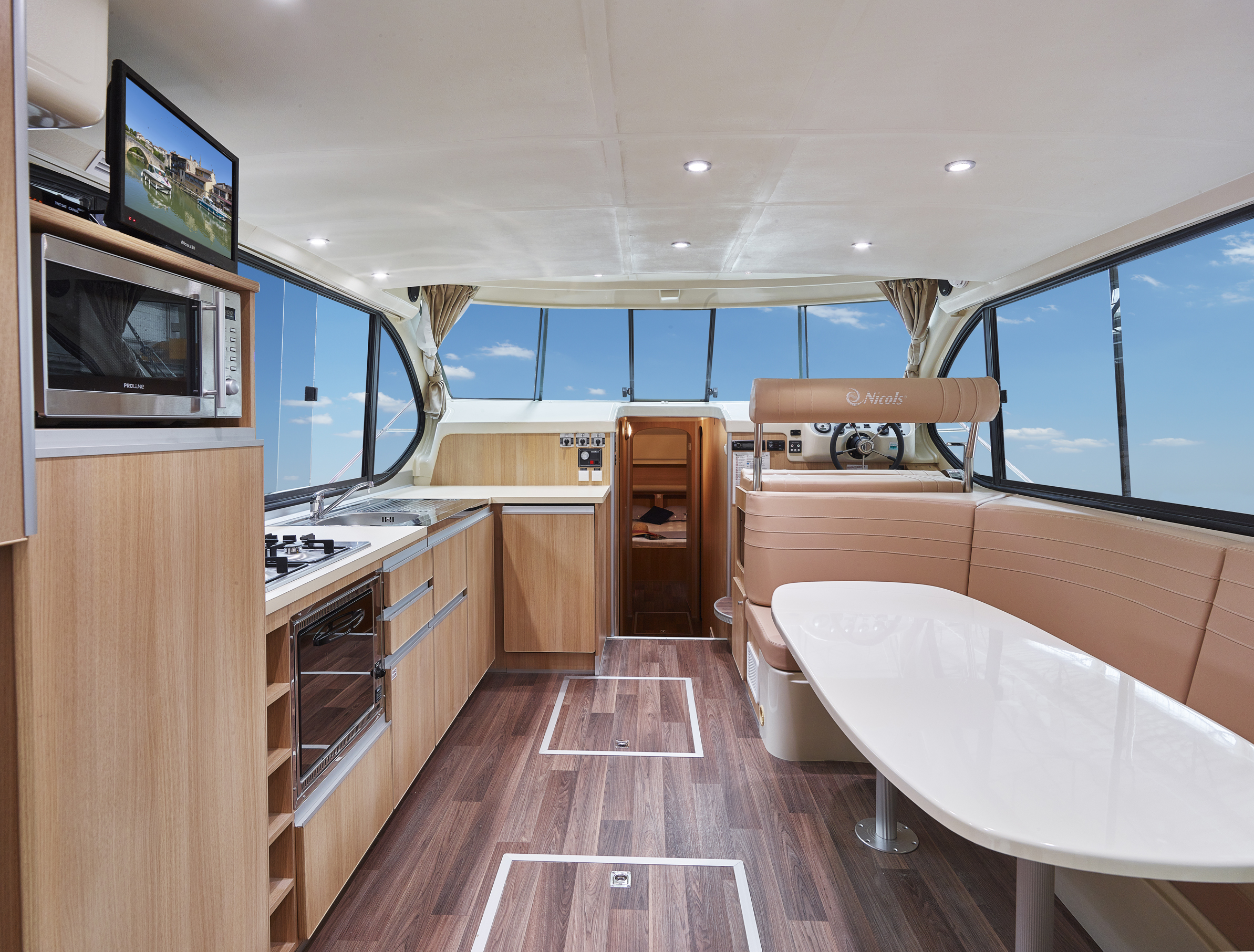 Yacht image 3