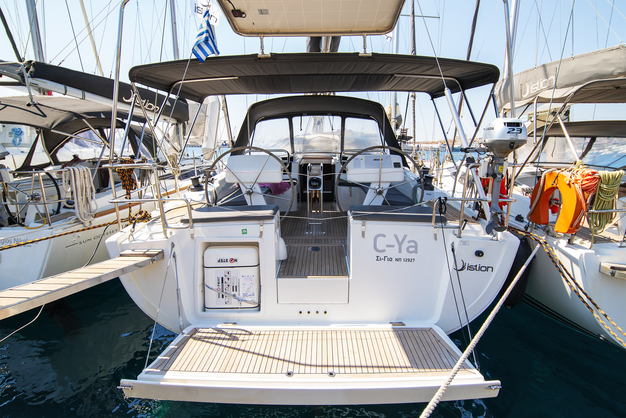 Yacht image 13