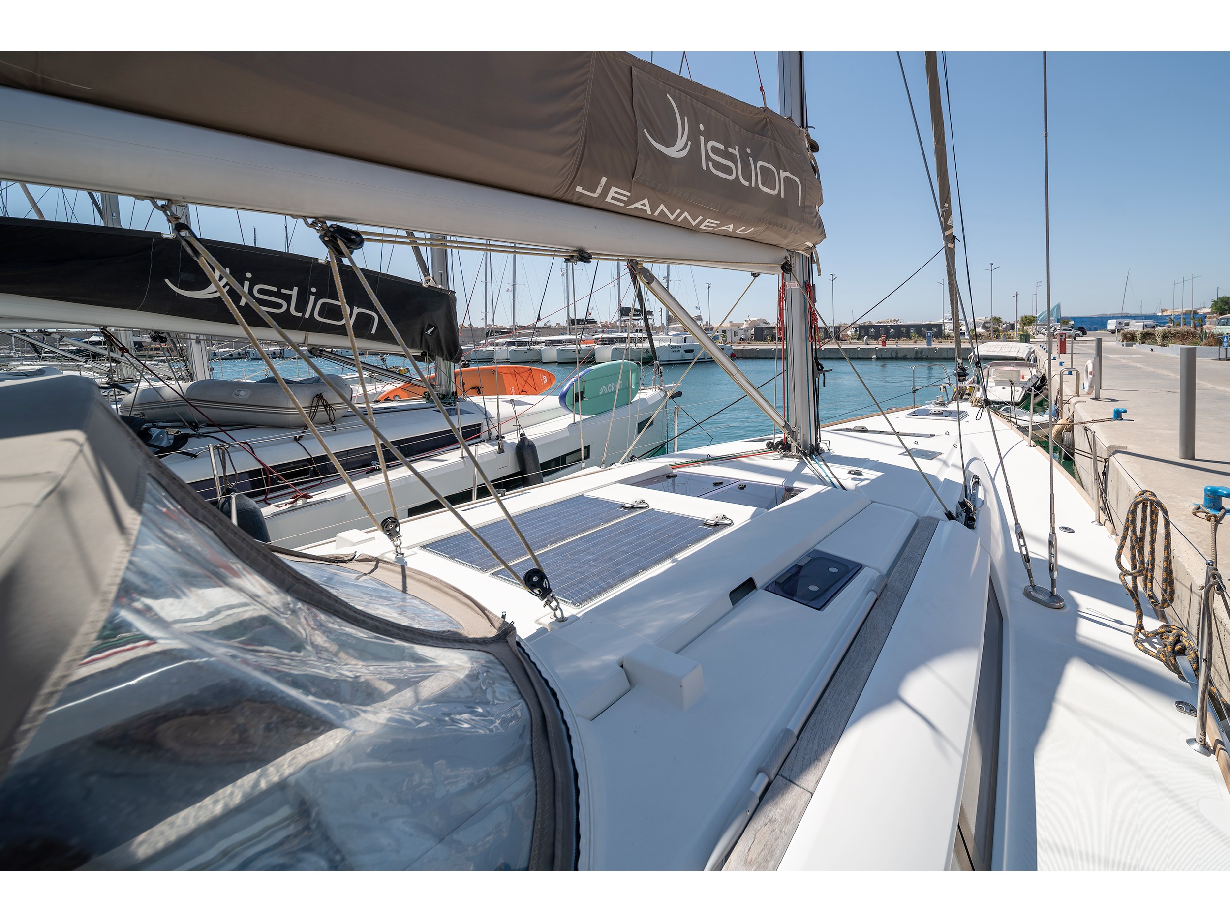 ANA05428L.jpg