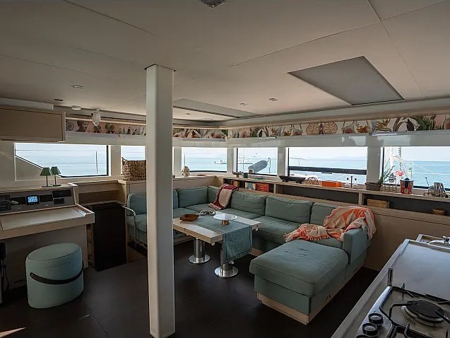 SAILUXE - Strafico, Interior image