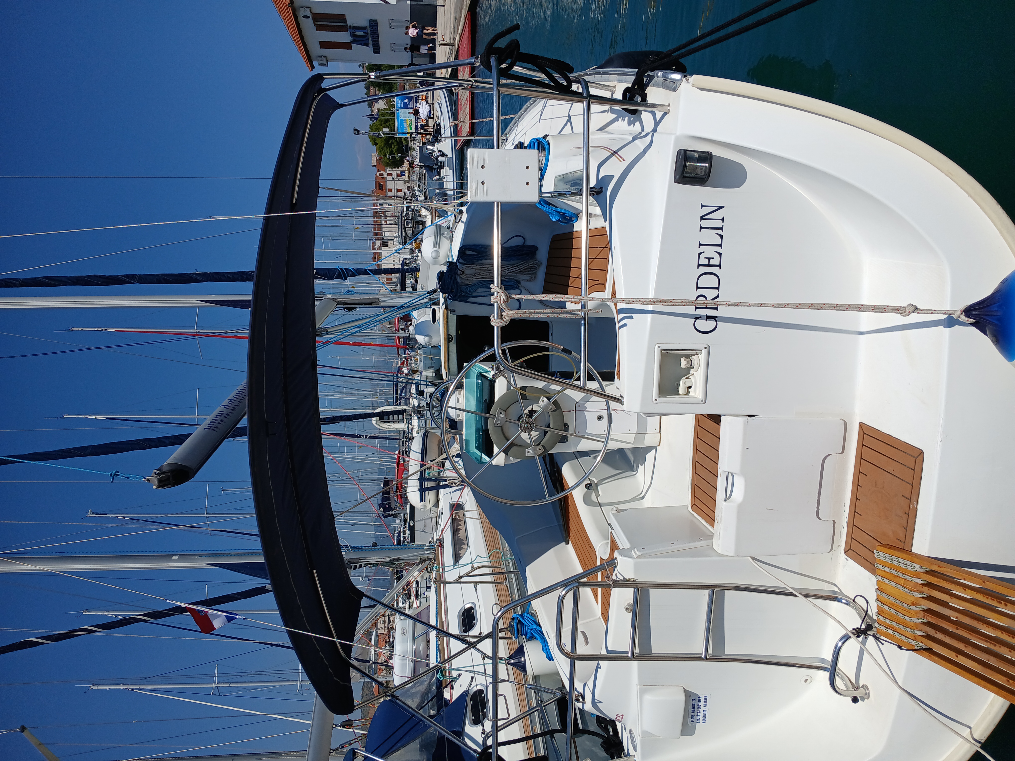 Yacht image 18