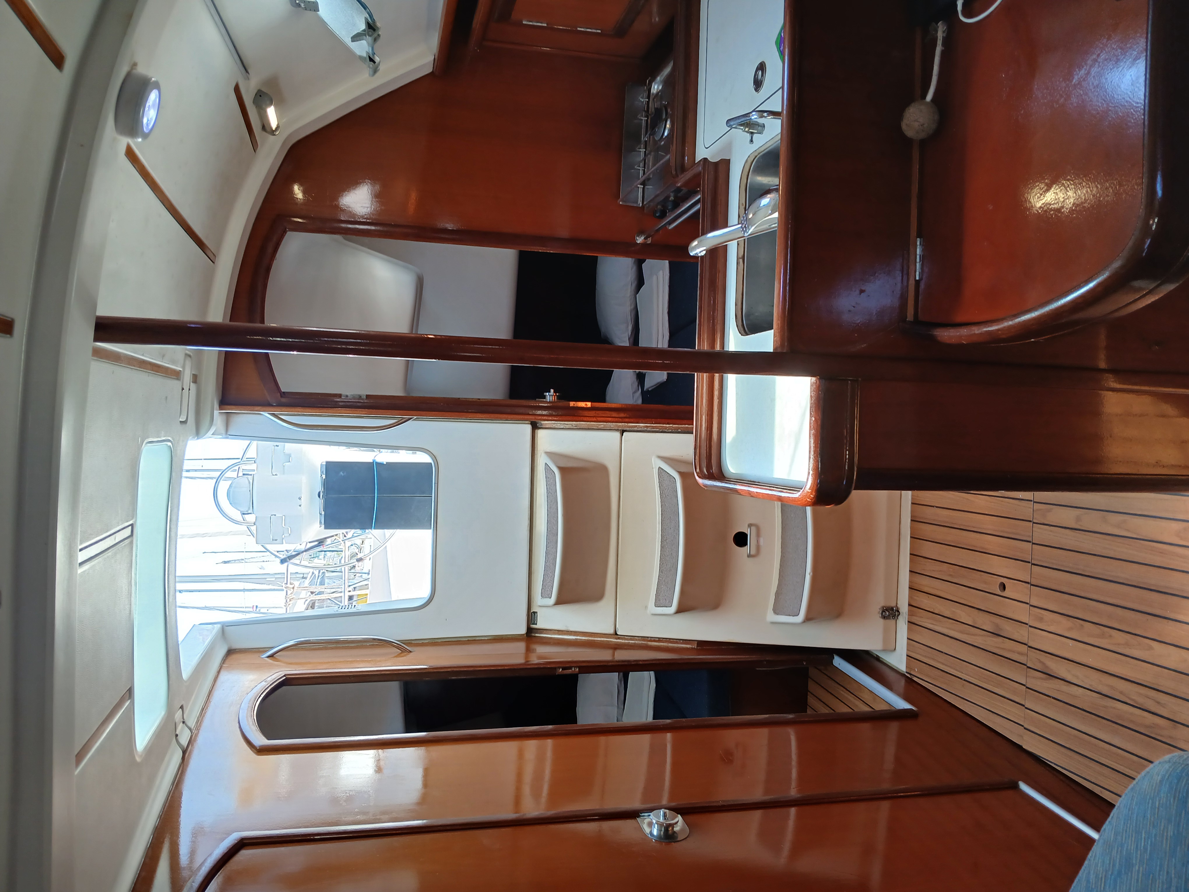 Yacht image 12