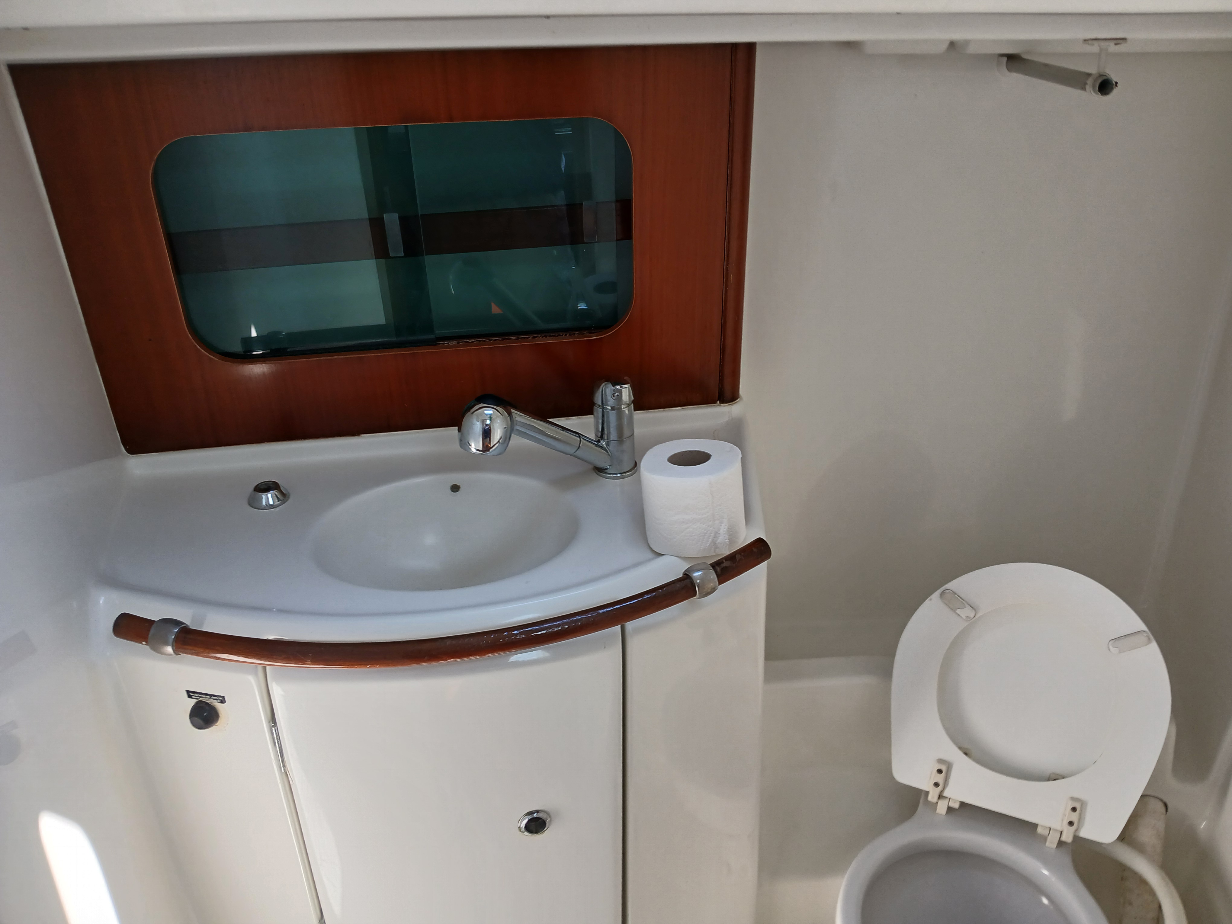 Yacht image 8