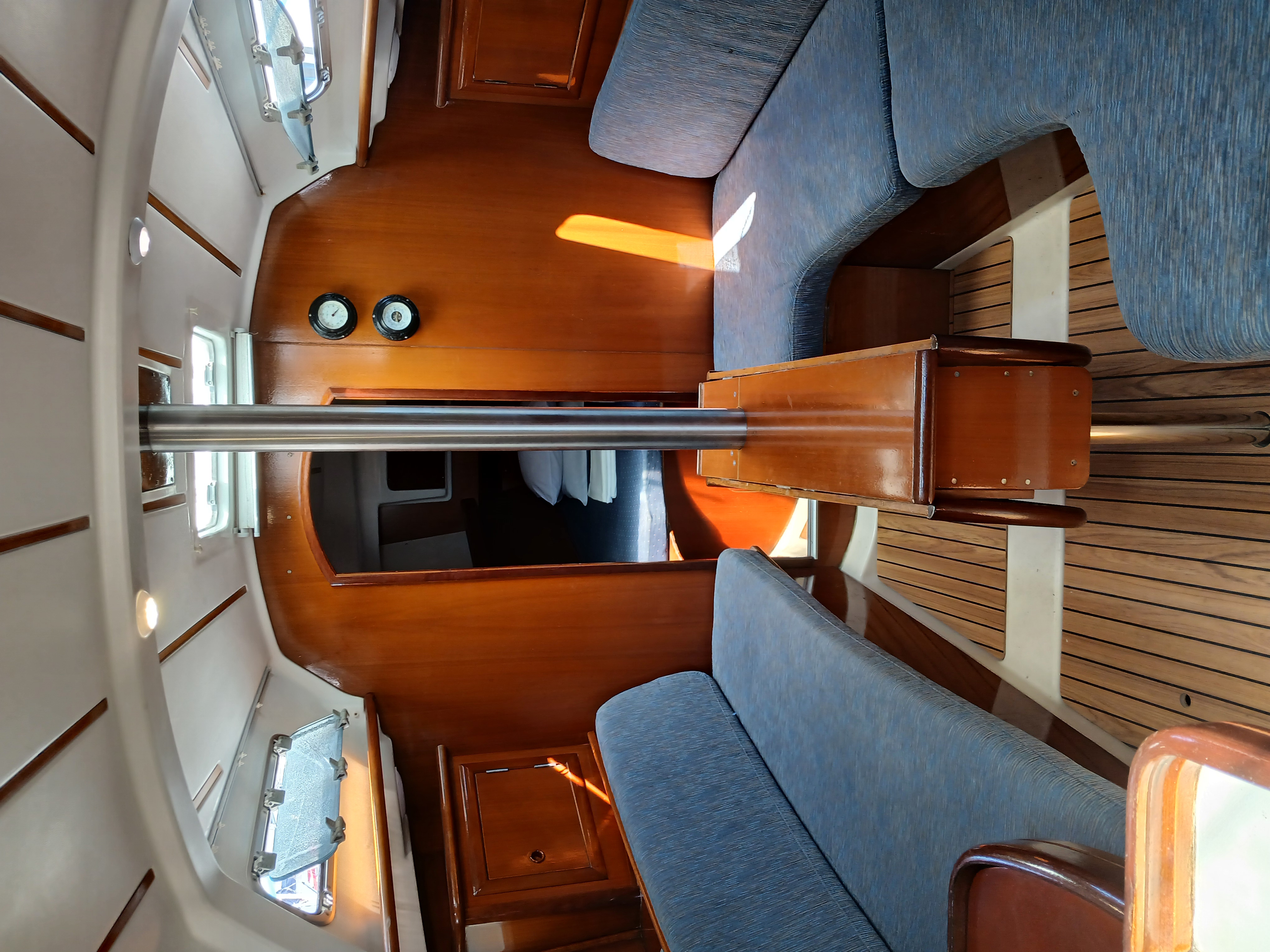 Yacht image 17