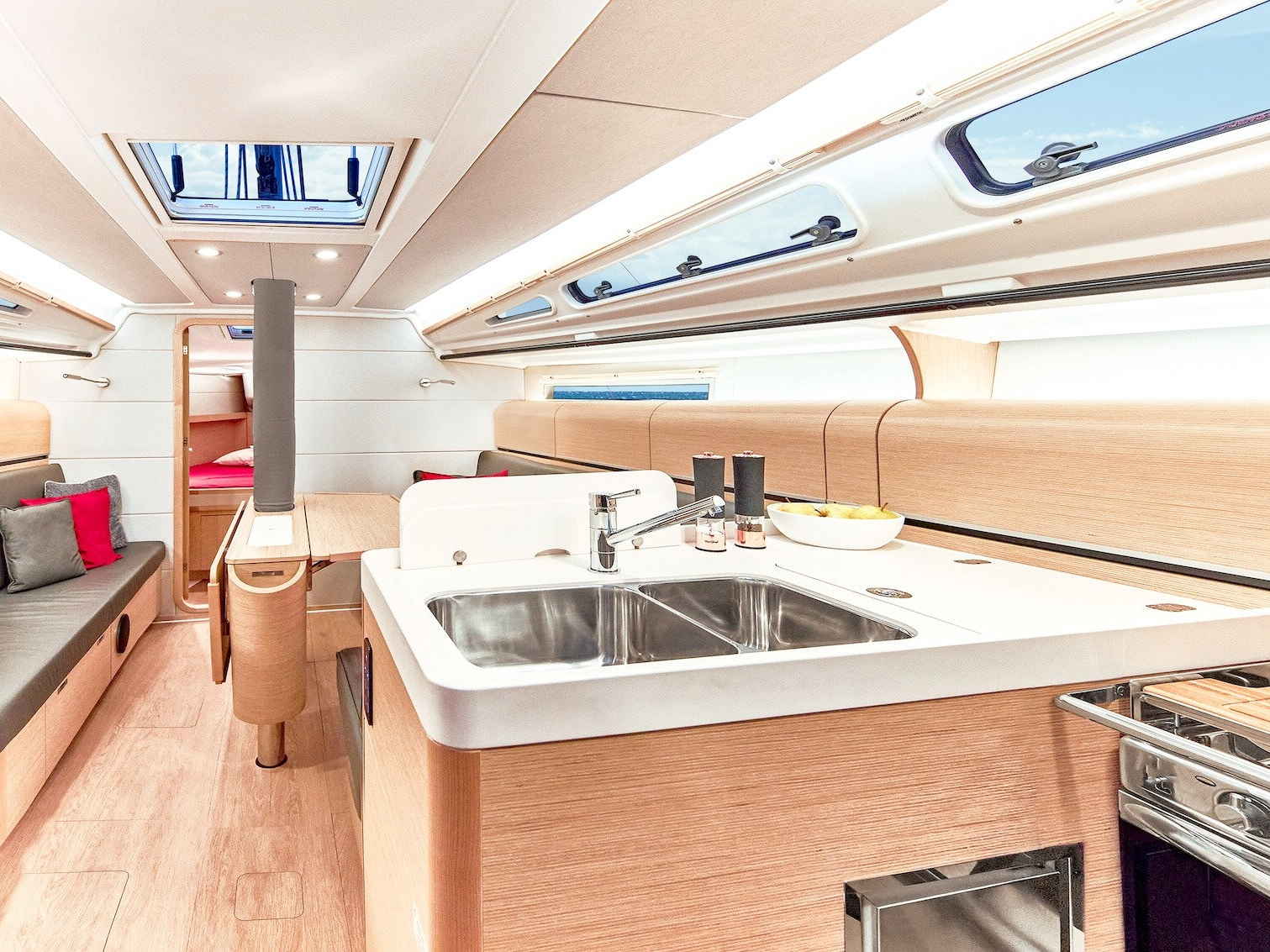 JENNY, Interior image
