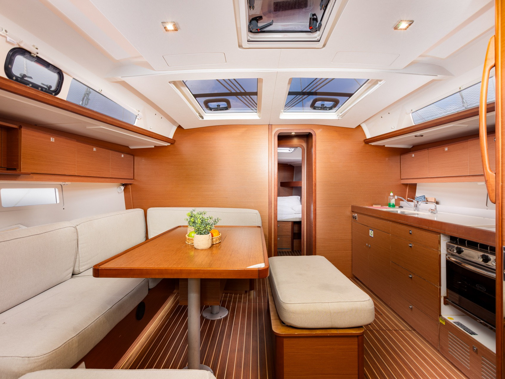 WindyLife , Interior image