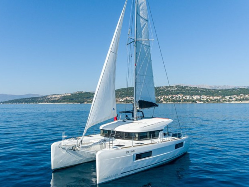 Lagoon 40 (2020) – BYE BYE 2020 (air condition, generator)