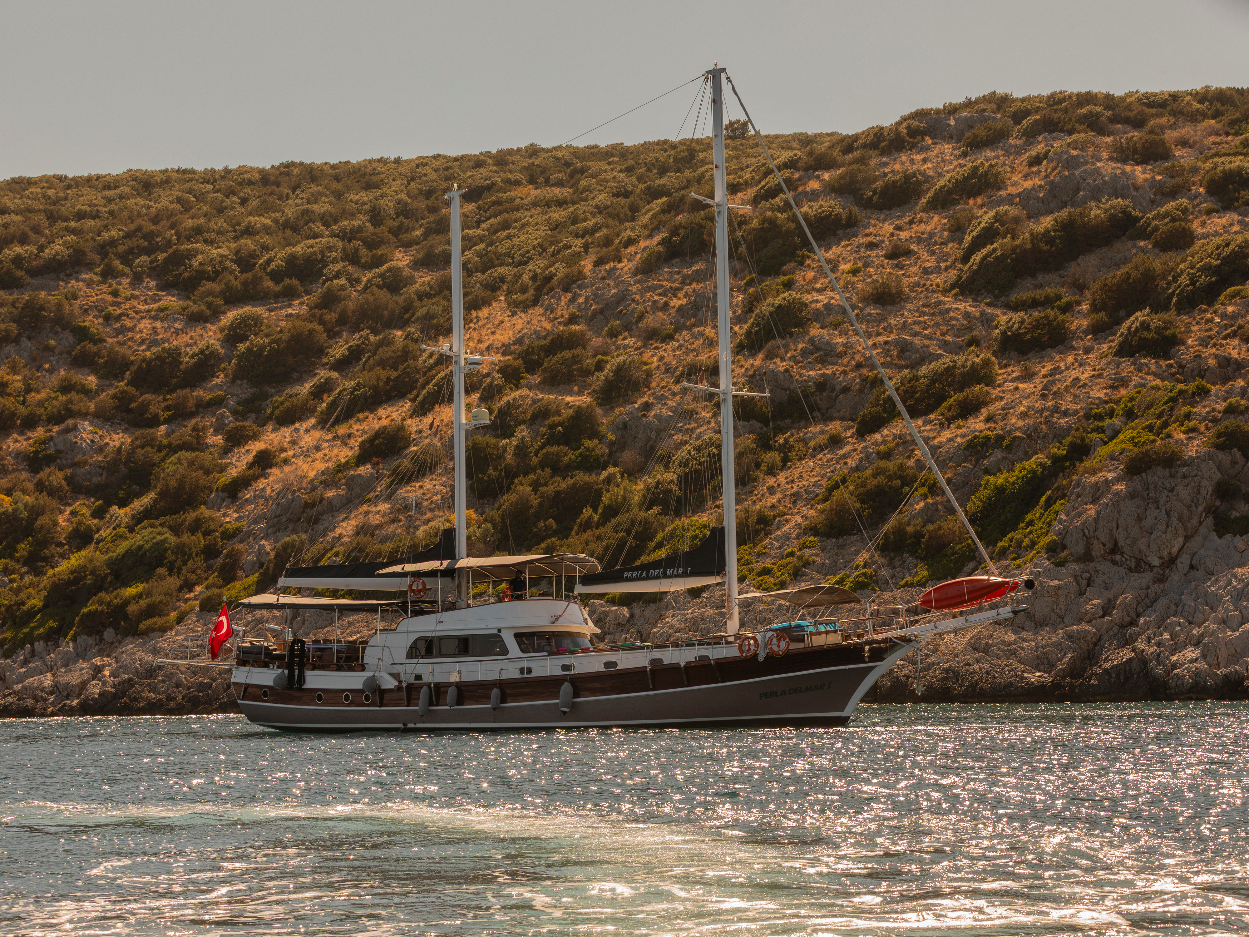 Perla del Mar 1 yacht charter photo