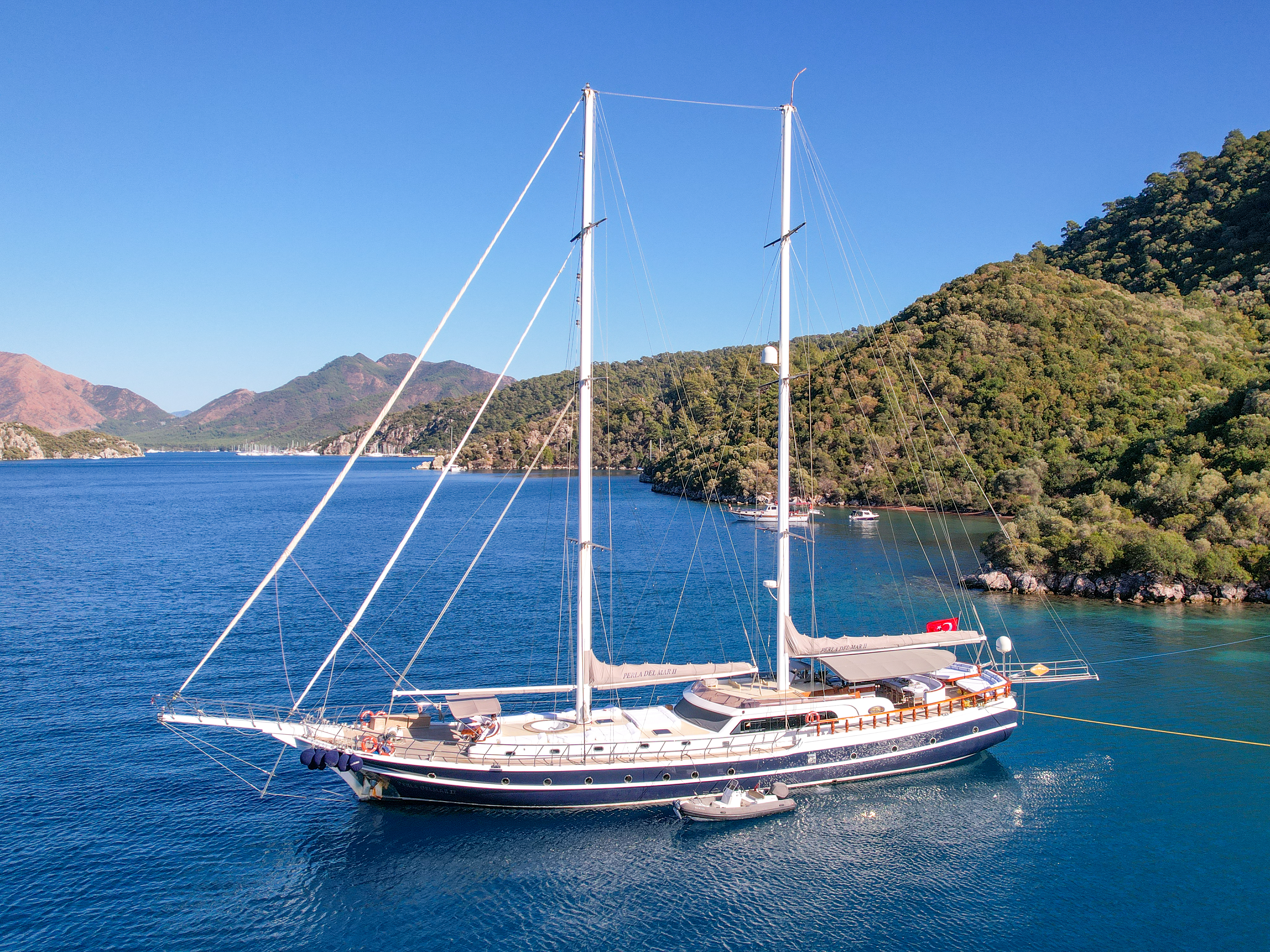 Perla del Mar 2 yacht charter photo