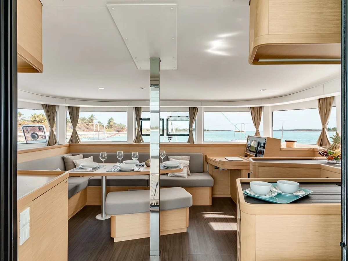SUNRISE, Interior image