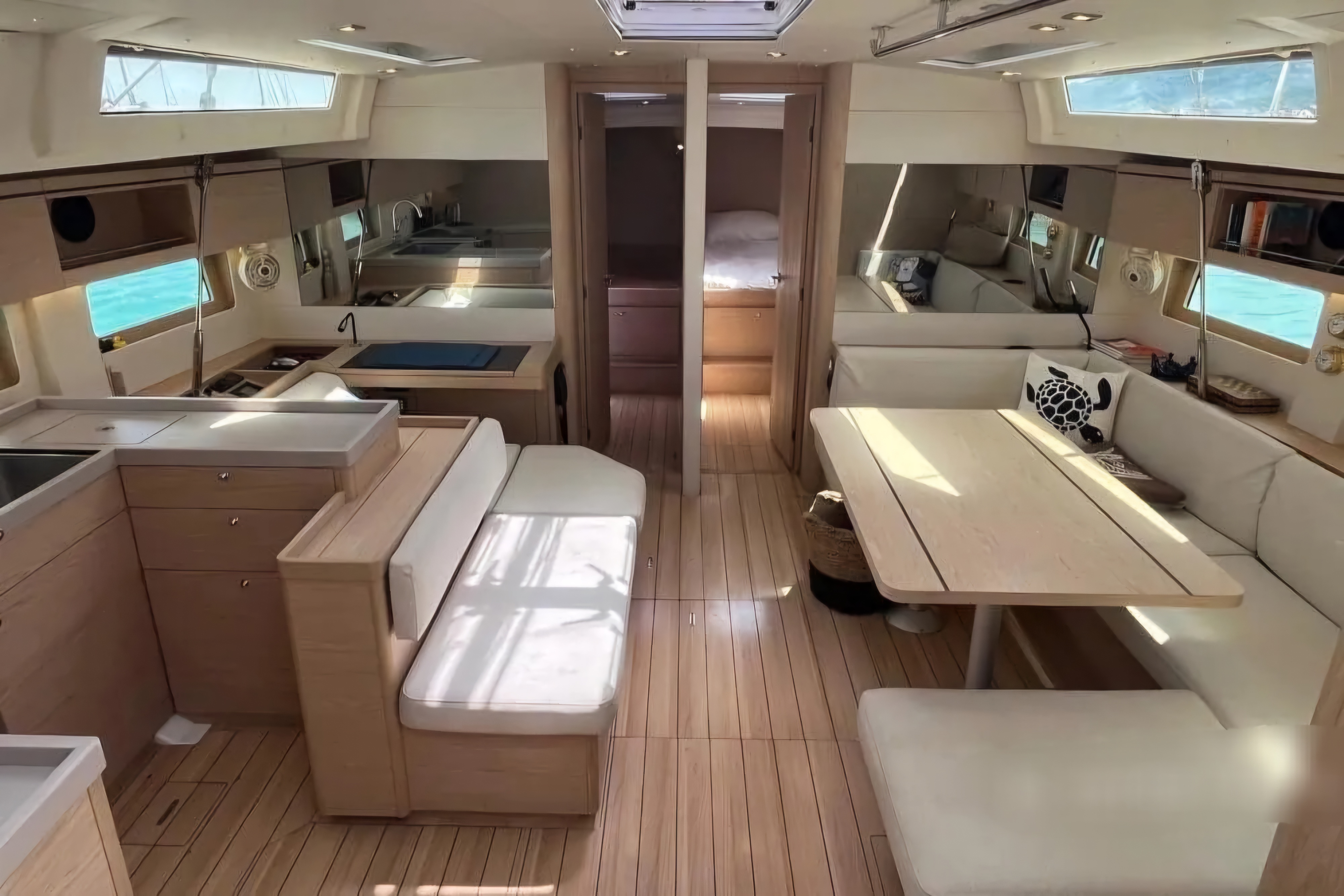 Princess Oceana, Interior image